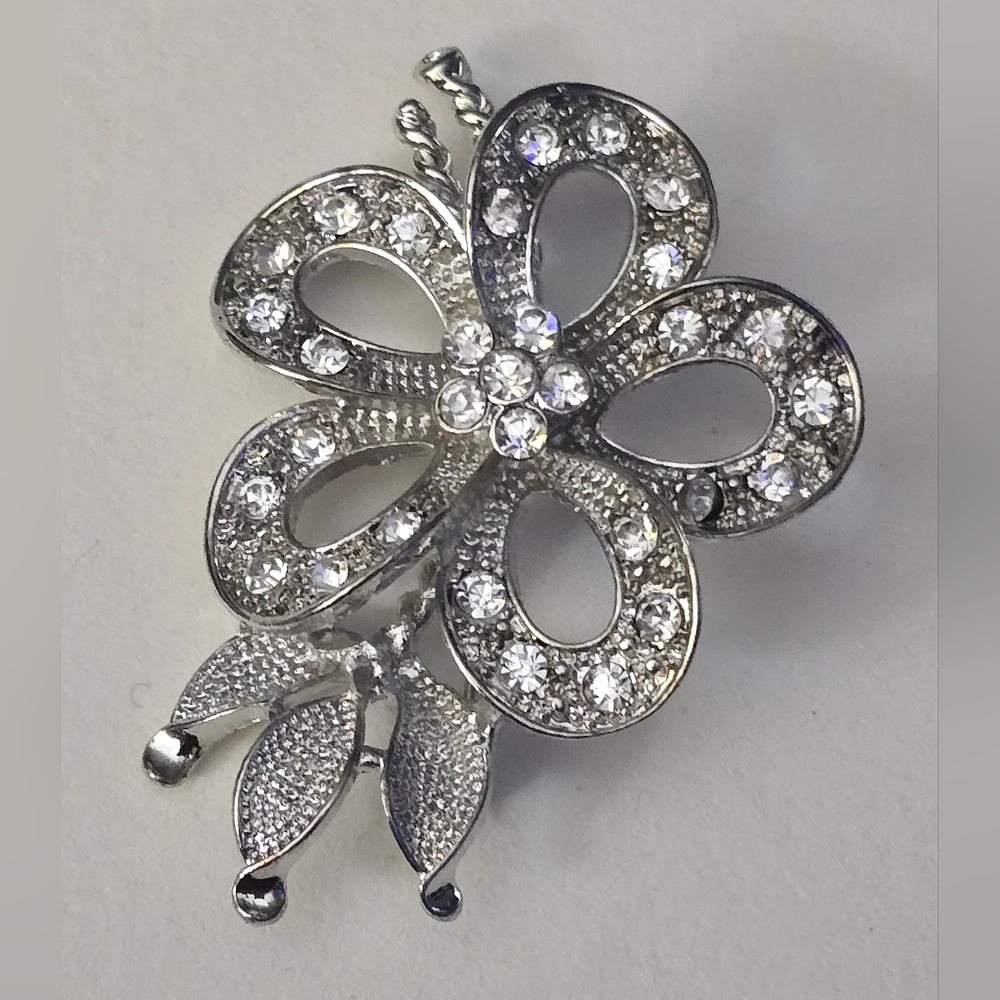 Clear Rhinestone/Pave Flower Brooch/ Pins/ Silver Tone